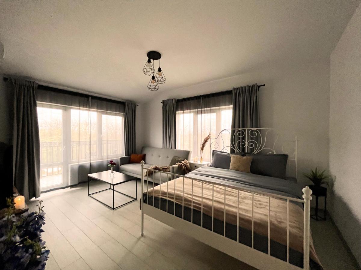 Superb Apartment 35 Voucere Vacanta Zero74Unu236Optsute Iasi Exteriör bild